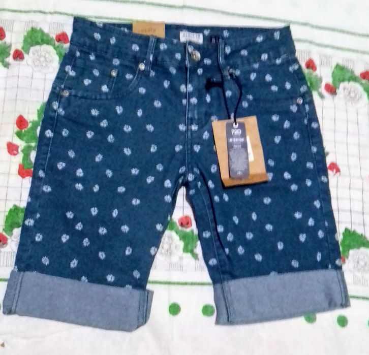 Шорты стрейч-джинс новые