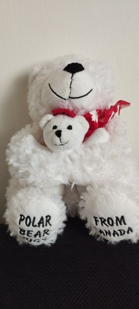 Miś duży i mały Polar Bear Hugs From Canada Creature Comforts