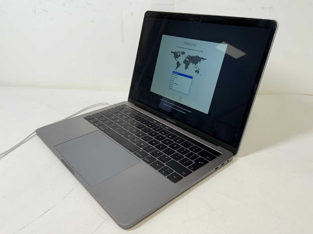 Macbook Pro 13" I7 16 RAM 256 SSD Touchbar