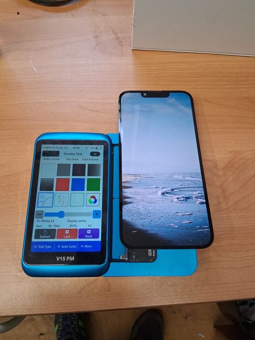 Oryginalny wyświetlacz iphone 13