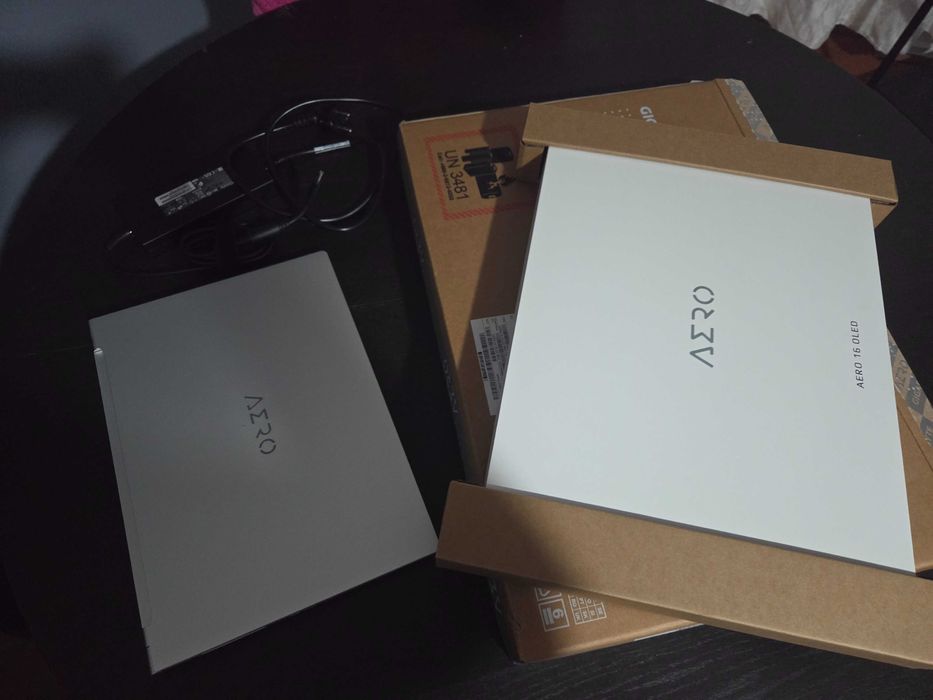 Portátil Gigabyte AERO 4k OLED 16" i7-13700H 1TB RTX 4060 W11