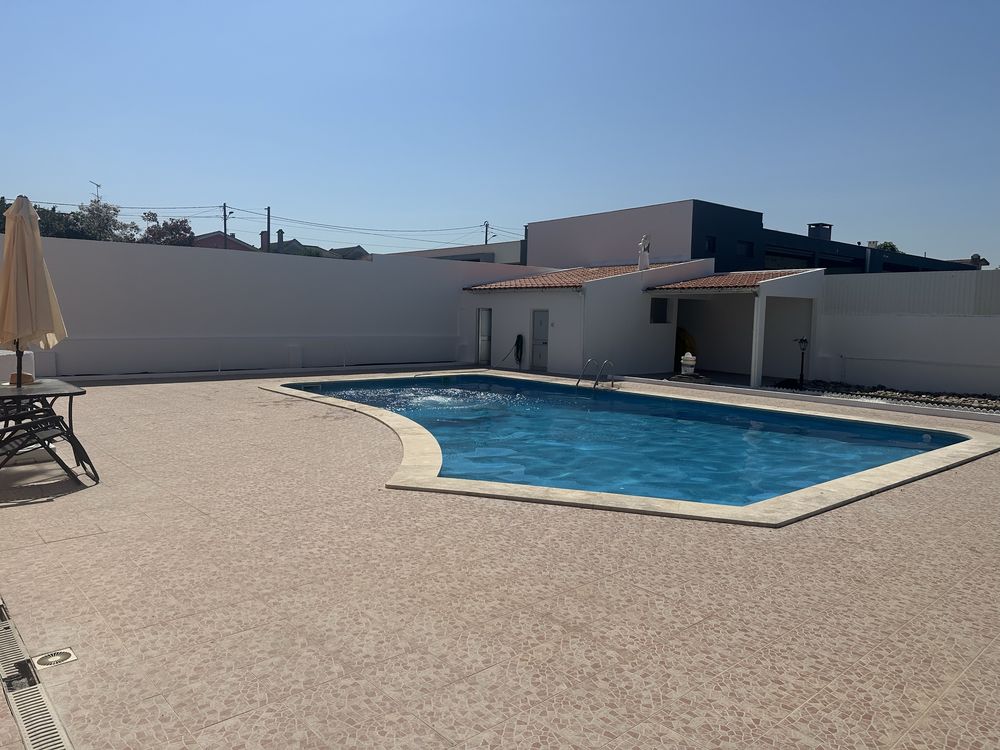 Vendo casa em fernao 2 andares