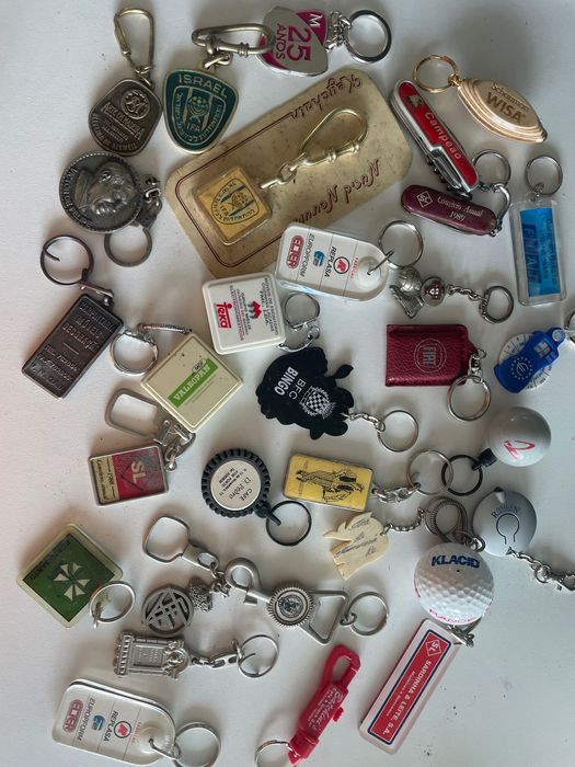 Lote esqueiros, porta chaves e canetas