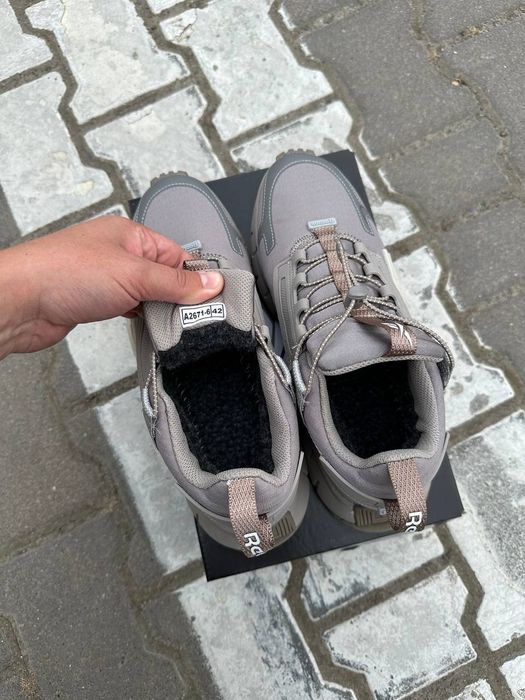 Кросівки чоловічі Reebok Zig Kinetica Beige Fur та High Black Fur 44р