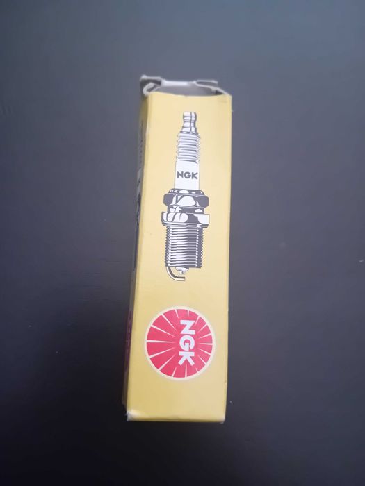 Vela ngk cr7hs nova