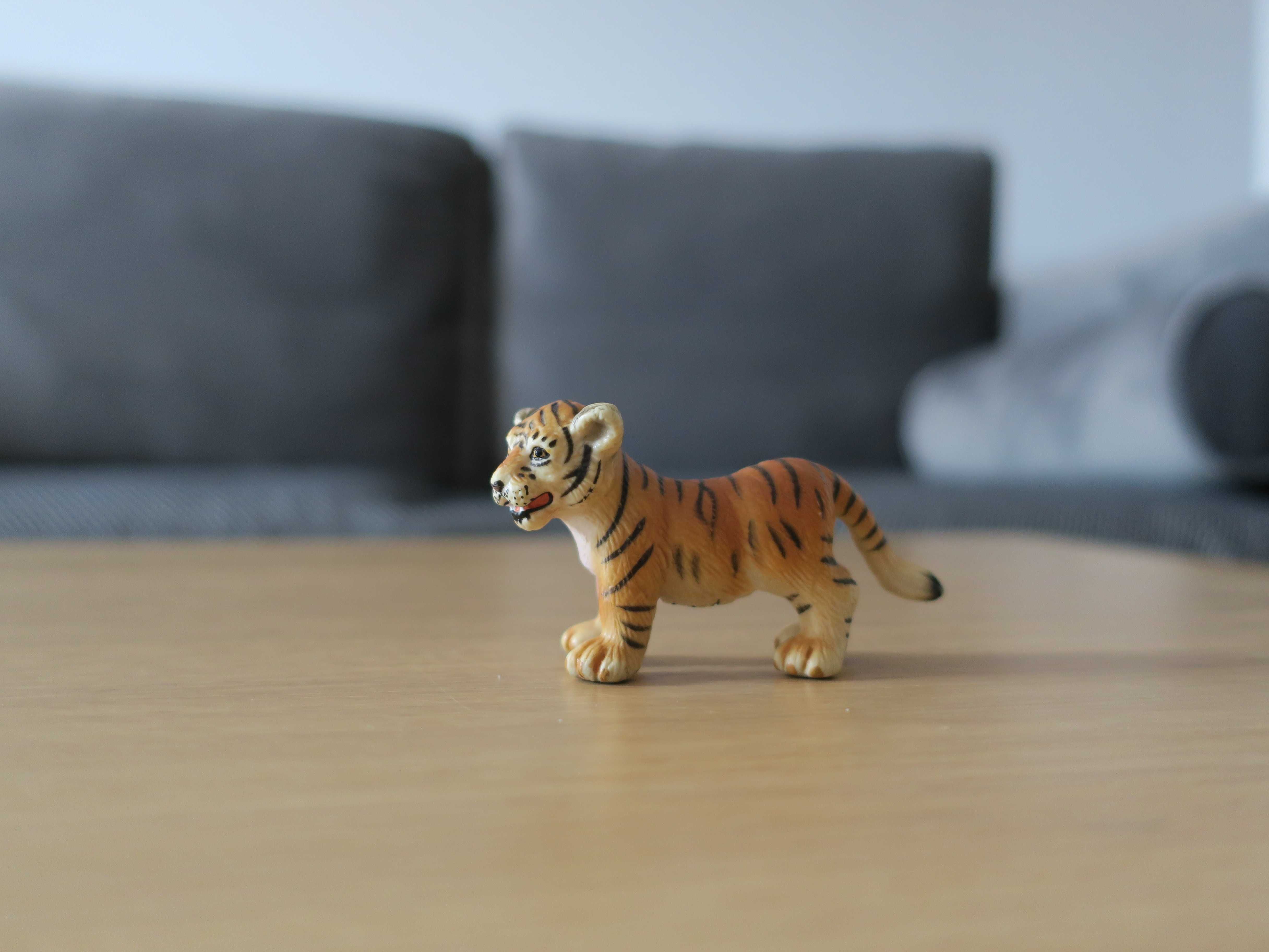 Mały tygrys Schleich figurka