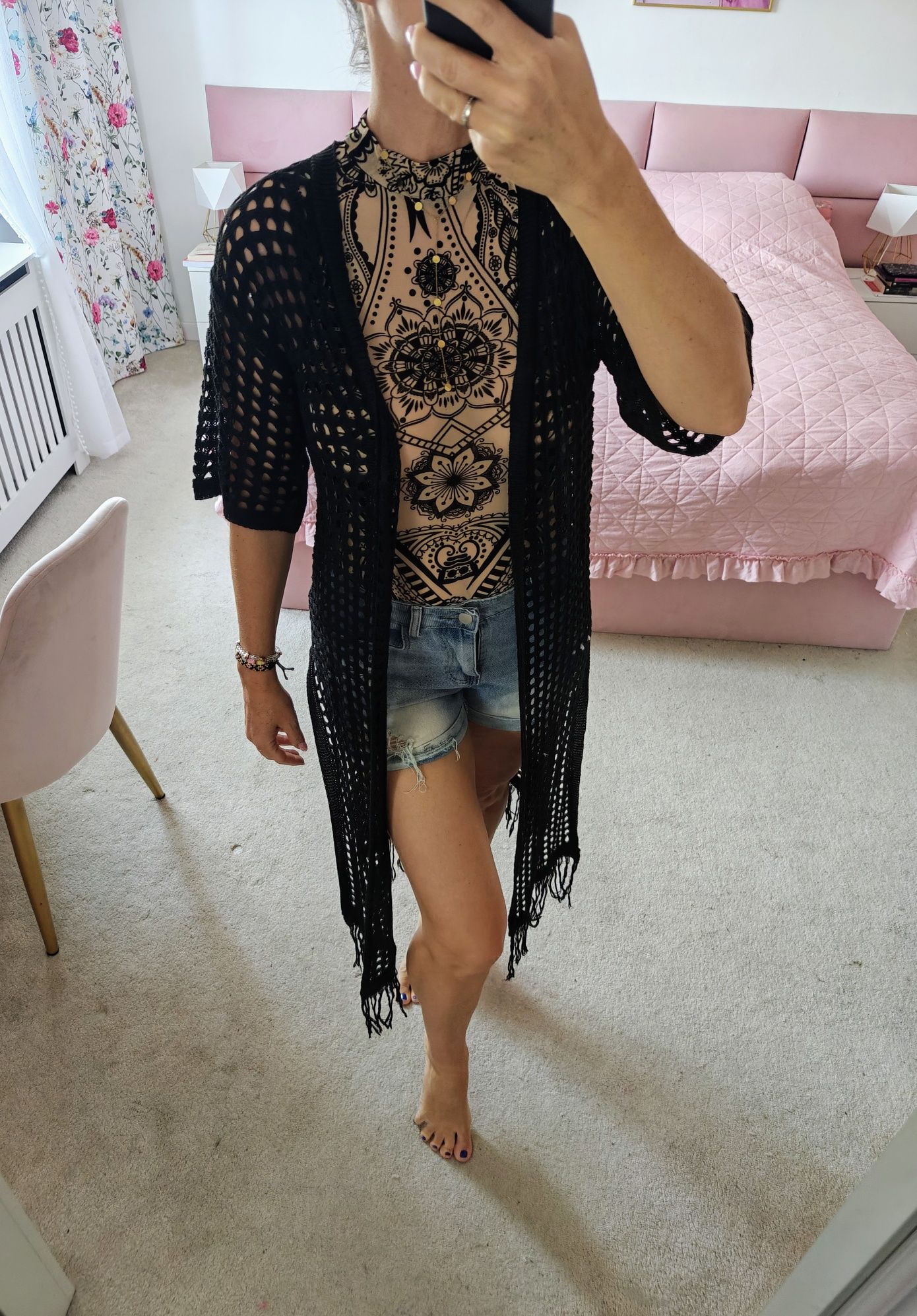 Narzutka plażowa Boho czarna M/L z frędzlami siateczka na strój