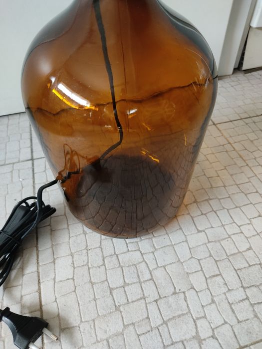 Candeeiro com garrafão