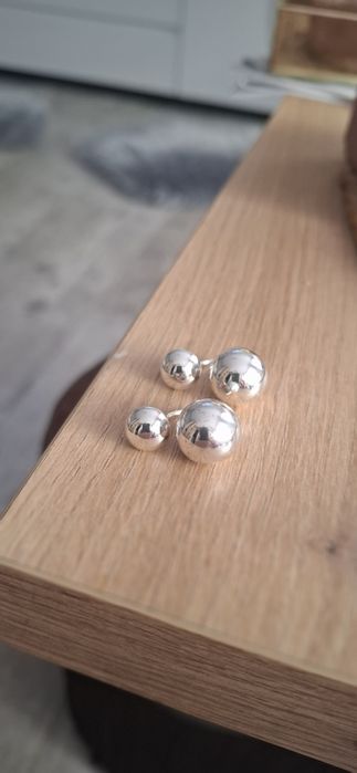 Koczyki nowe. Sztuczne tworzywo