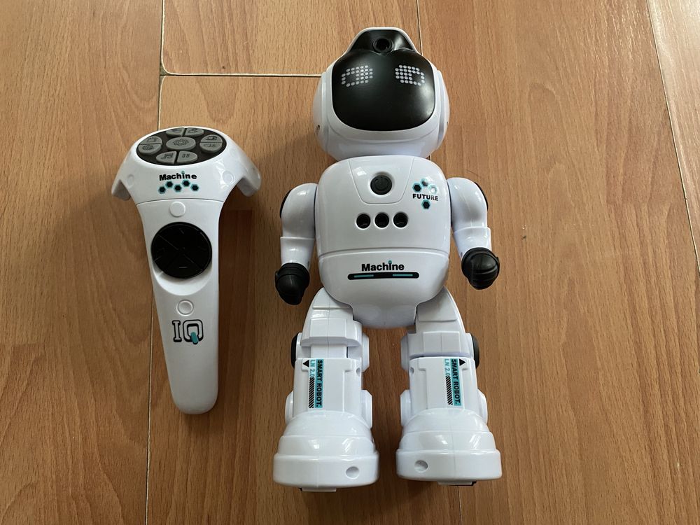 Smiki, Tech-Bot, interaktywny robot zdalnie sterowany używany stan bdb