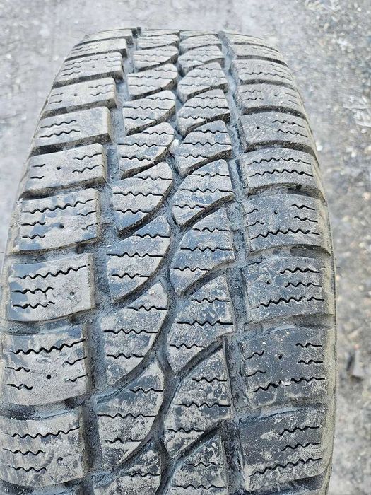 Opony zimowe 205/65/R16C felgi stalowe Renault Trafic III VIVARO