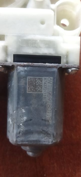 Моторчик стіклопідйомника шкода