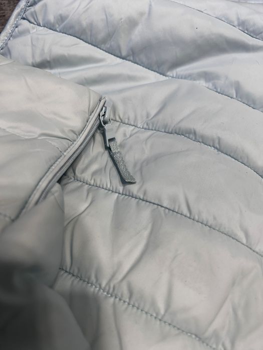 Пуховая желетка женская COLIN’S