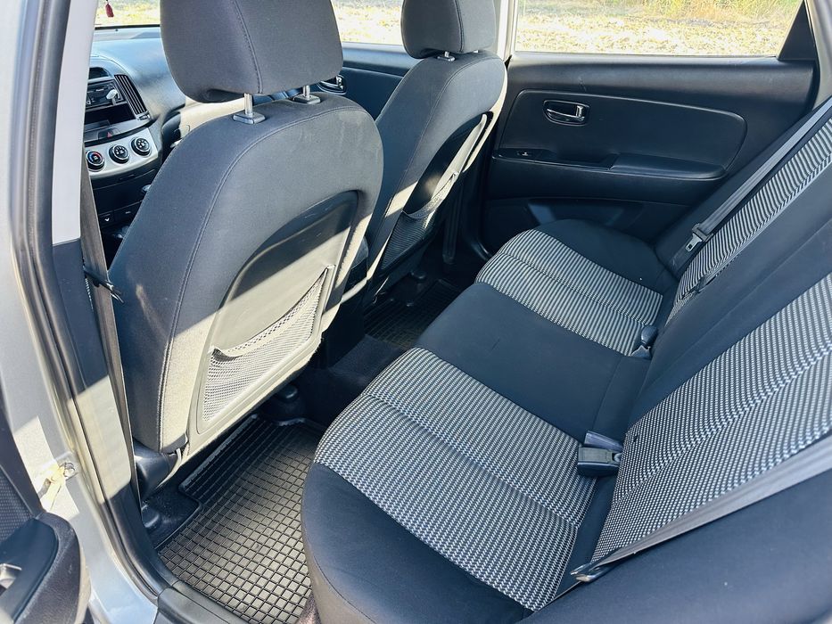 Hyundai Elantra 1.6л