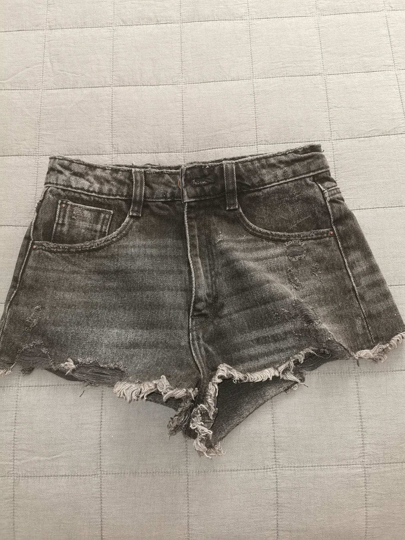 Szorty jeansowe Zara