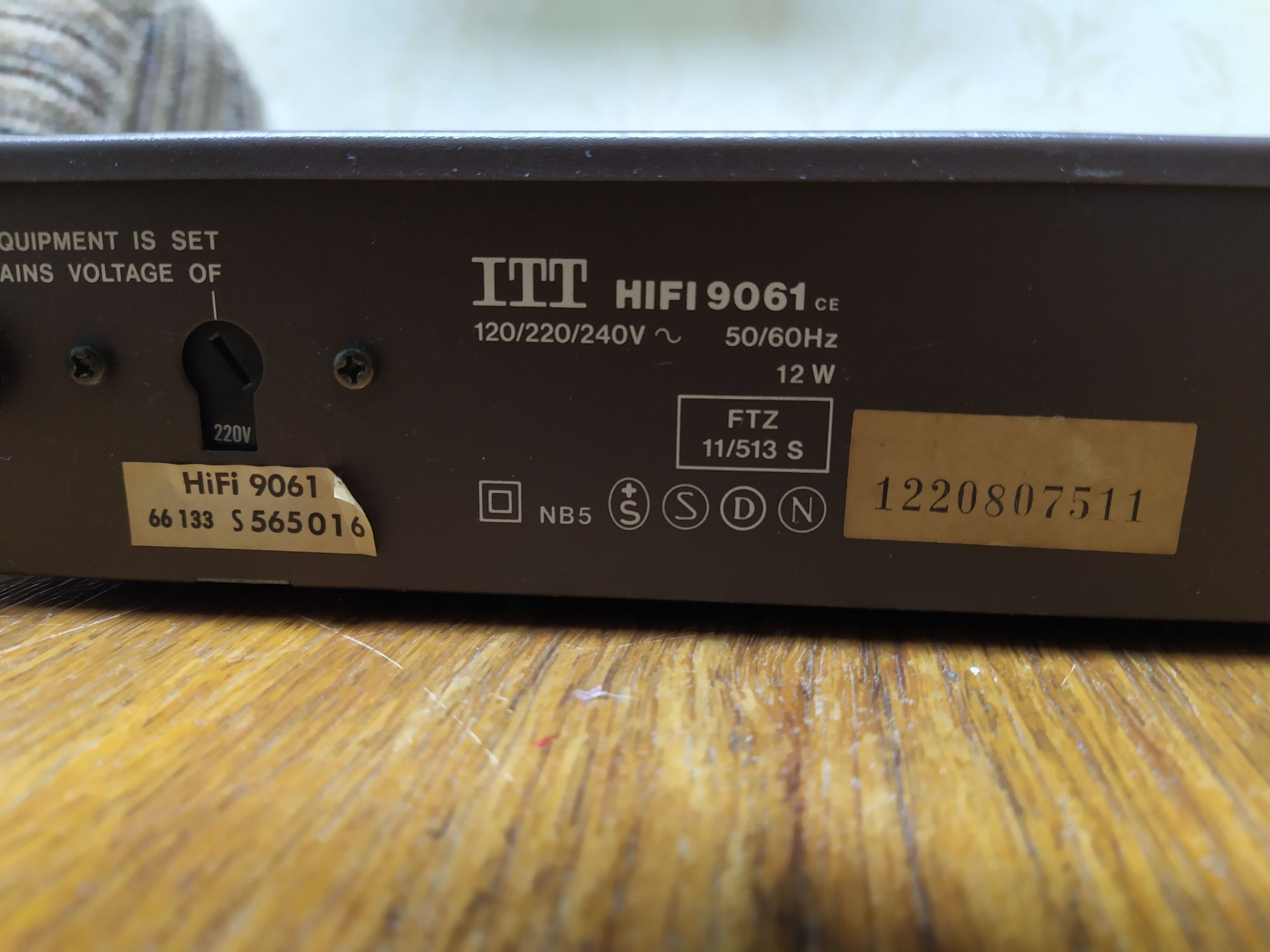 Продам тюнер FM MW LW