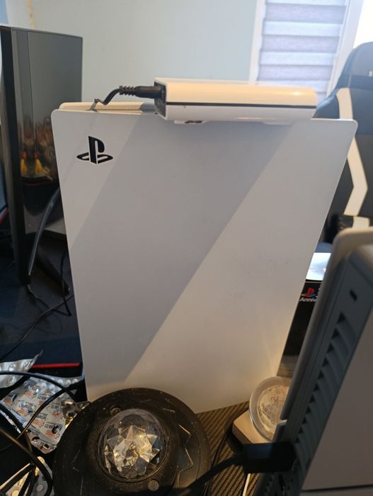 Ps5 1 TB dwa pady nowa konsola