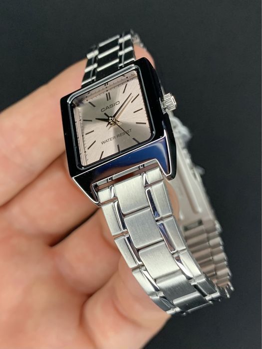 Годинник жіночий Casio LTP-V007D-4E Два кольори Оригінал Гарантія Часы