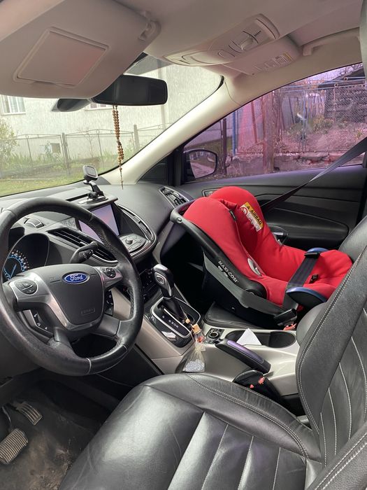 Автомобіль форд ескейп 2012 року