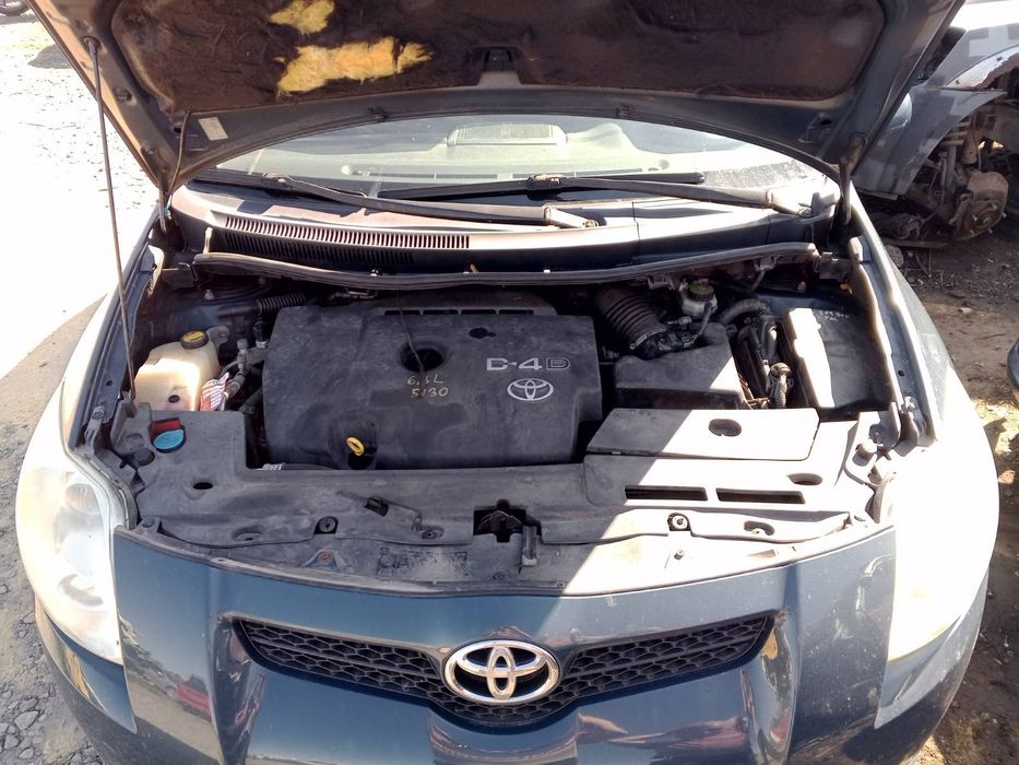 Разборка шрот запчастини Toyota auras 2.0d
