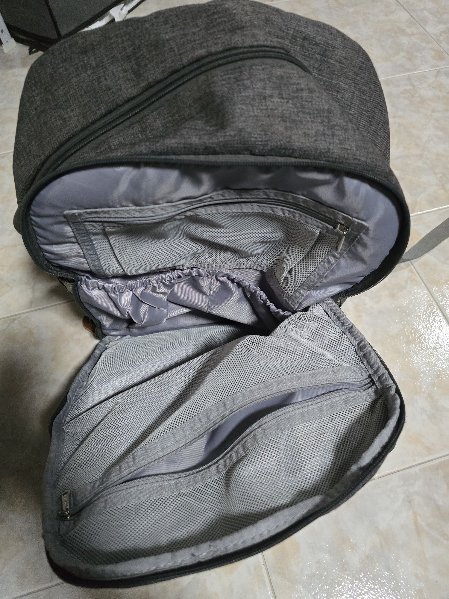 Mochila de alta qualidade e muito versátil para bebé