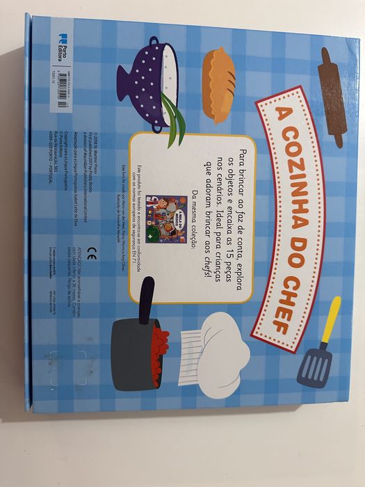 Livro com pecas destacaveis para brincar