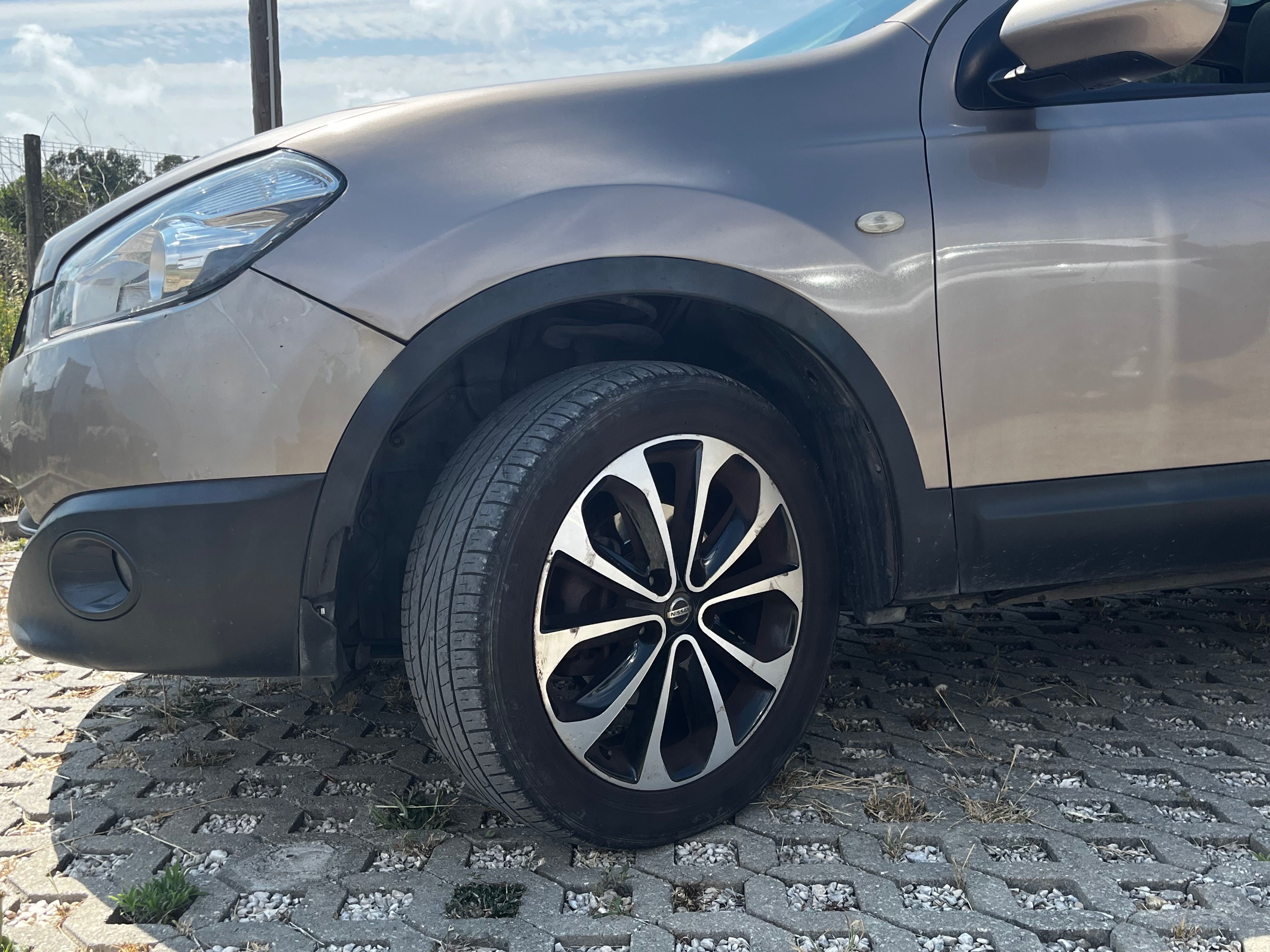 Nissan Qashqai 1.5 dezembro de 2010, em ótimo estado geral. SUV fiável