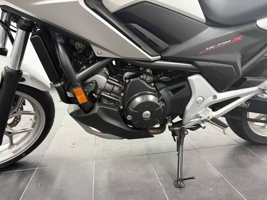 Honda 750 - Praticamente Nova - 6.000km