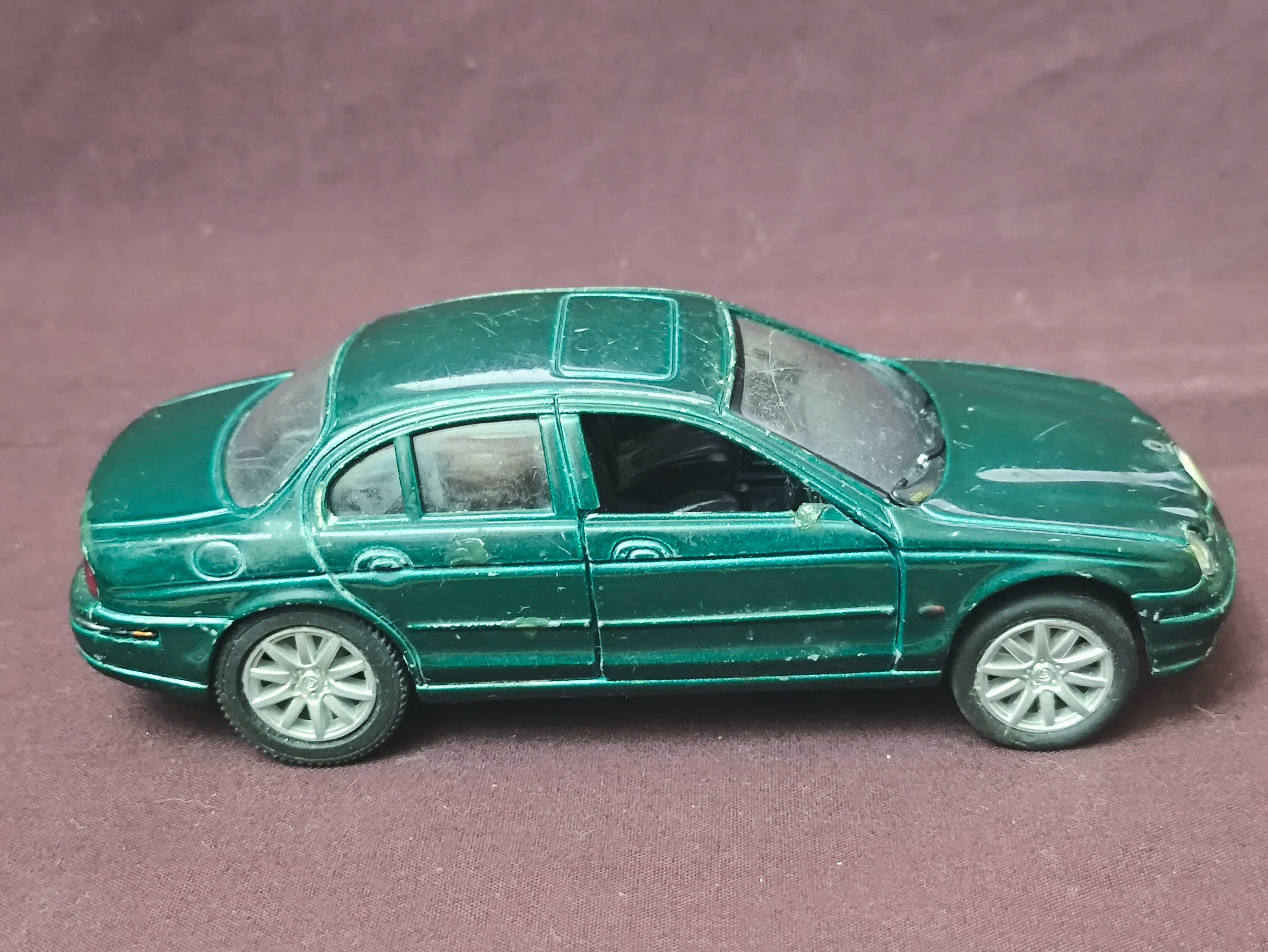 Машинка инерционная Jaguar S-TYPE 1:43 Welly