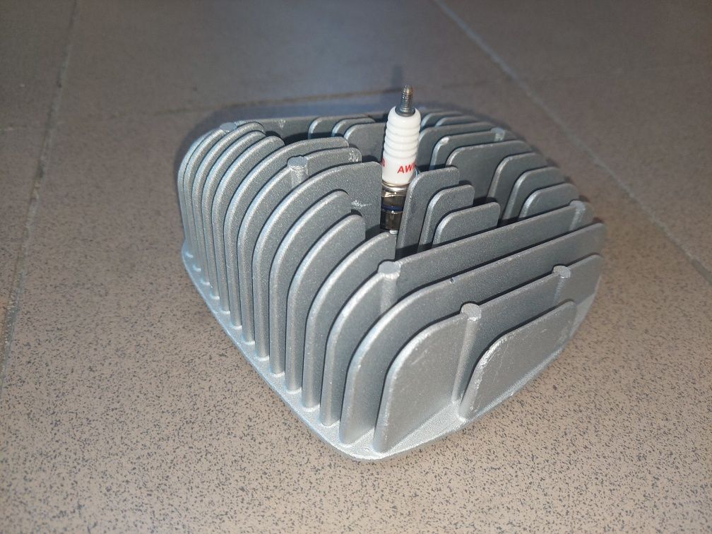 Nowa glowica cylindra silnika wsk125+swieca zaplonu