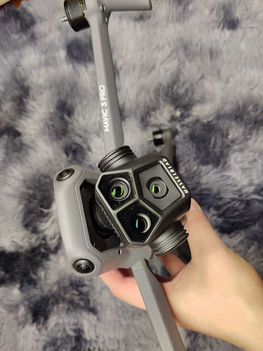 Дрон DJI Mavic 3 Pro квадрокоптер drone Mavik тушка