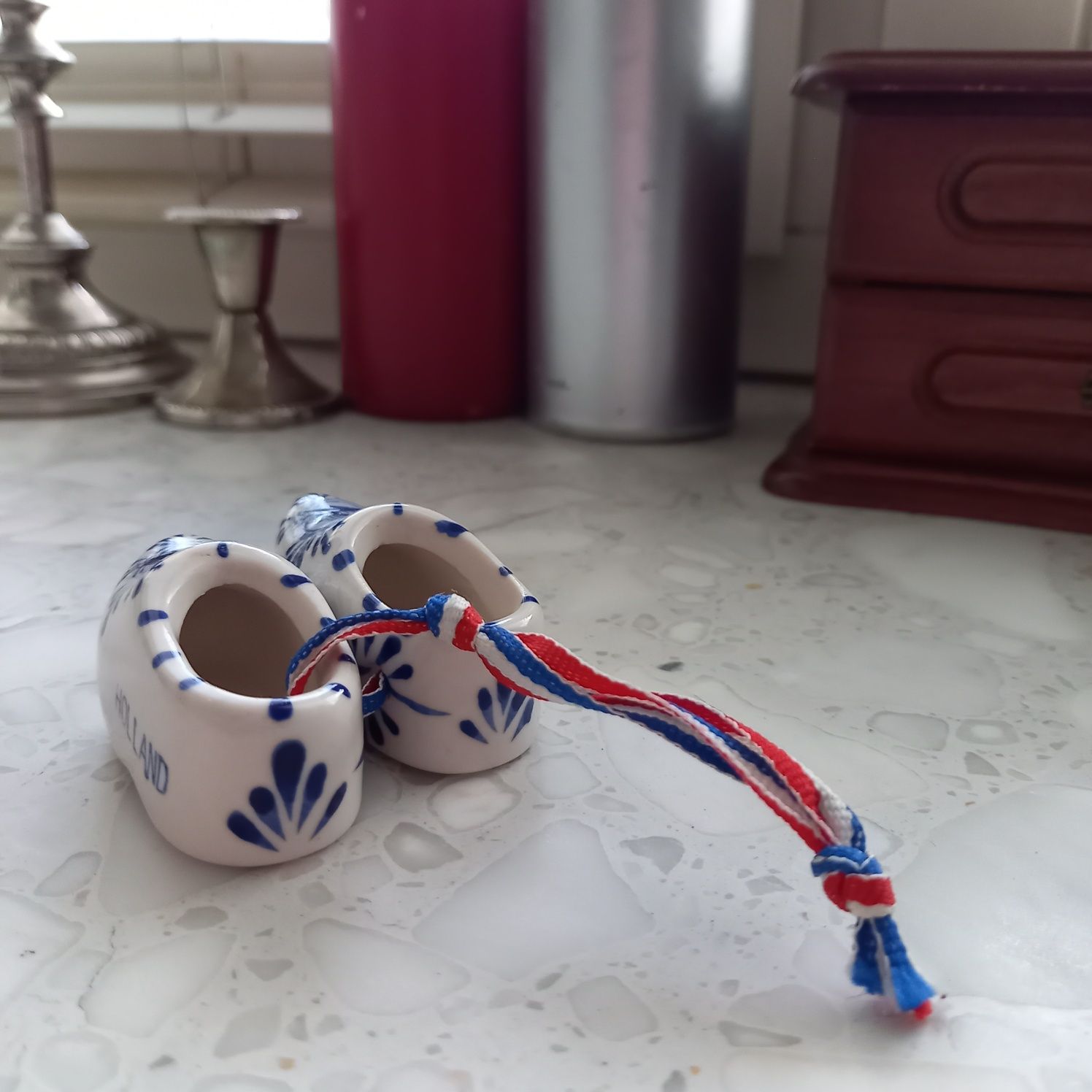 Buciki porcelanowe chodaki holenderskie malowane sygnowane figurka
