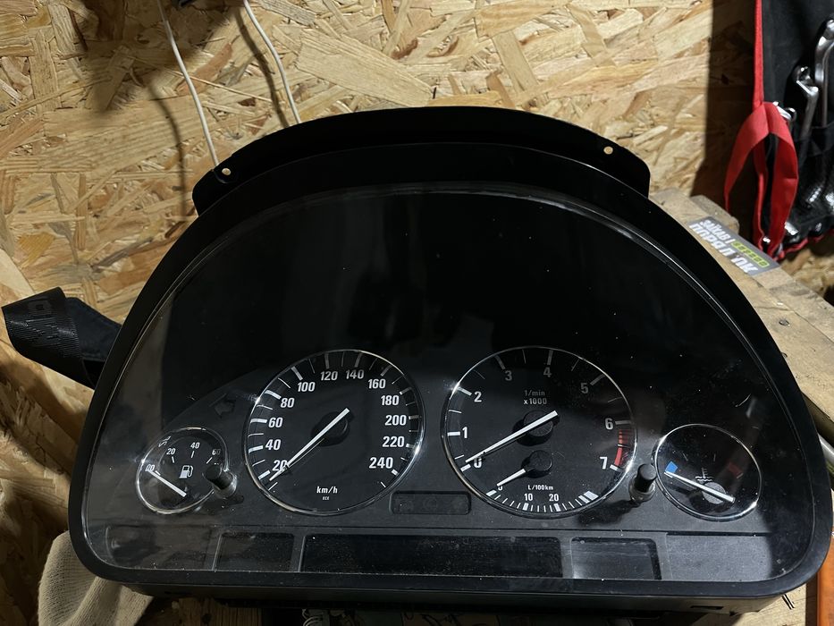 Продам приборку БМВ х5 е53