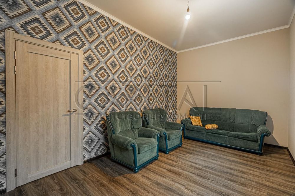 Автономний будинок: інвертор/ газ/ є укриття/ Чорнобилець/ Оболонь