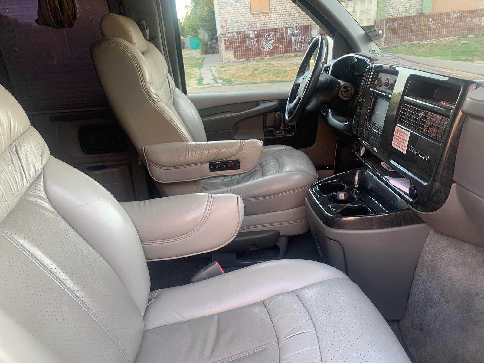 Chevrolet Express 2006 року 5,3 л. газ/бензин