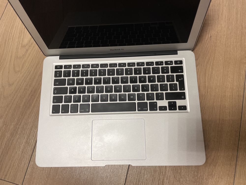 Idealny MacBook Air 13” 4/128 GB w PERFEKCYJNYM stanie!