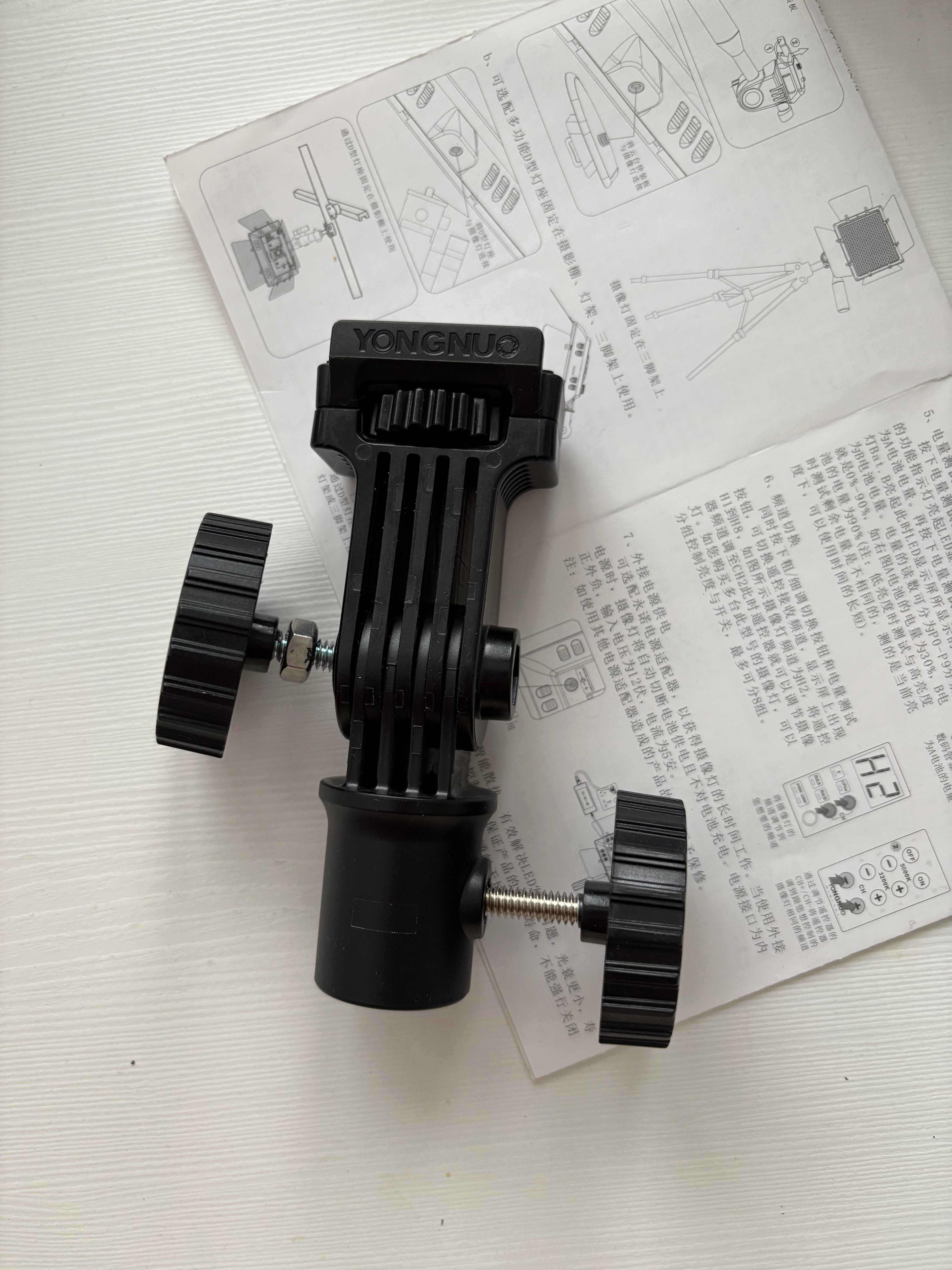 lampa led Yongnuo YN-600 II 5600K z zasilaczem i statywem