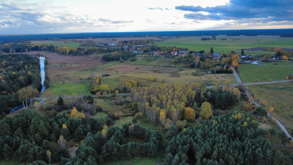 Nad jeziorem – idealna pod domki letniskowe lub inwestycję turystyczną