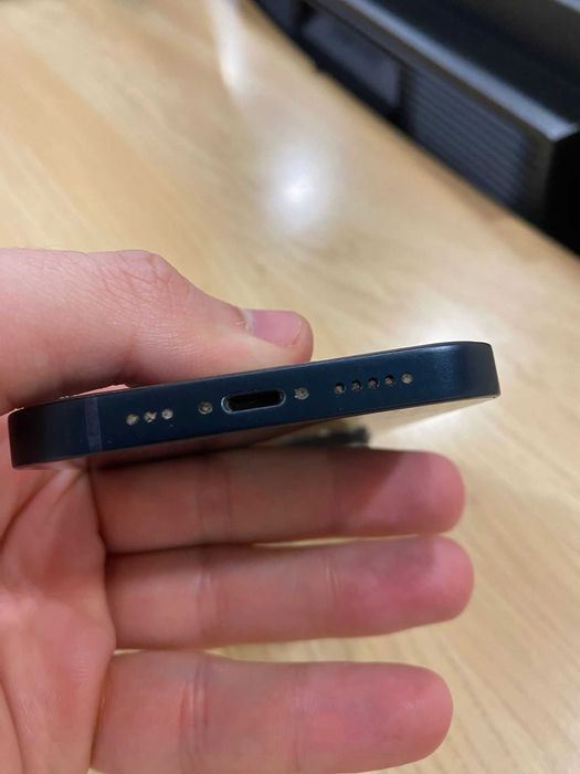 iPhone 14 256GB Black em ótimo estado com capa QUAD LOCK de oferta