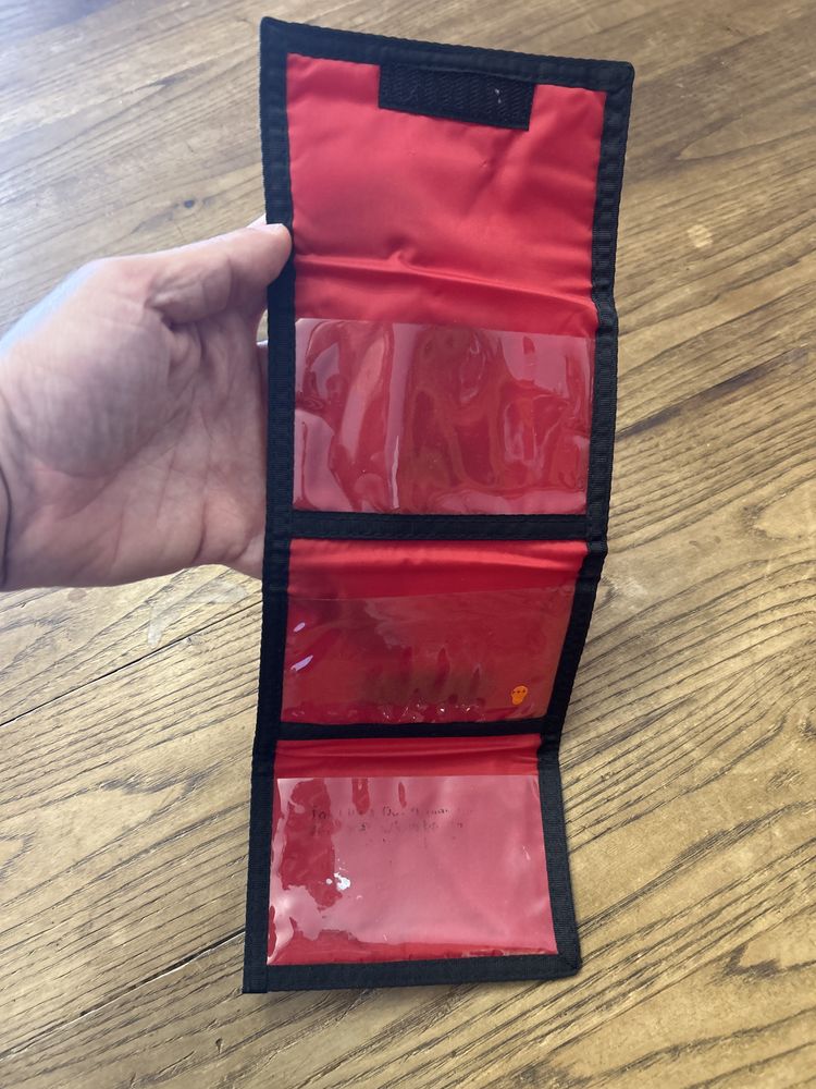 Aiwa carteira anos 90 marca de walkmans e aparelhagens