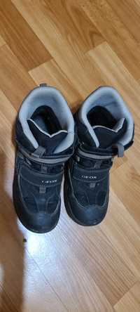 Зимові чоботи ботинки на хлопчика чи дівчинку GEOX