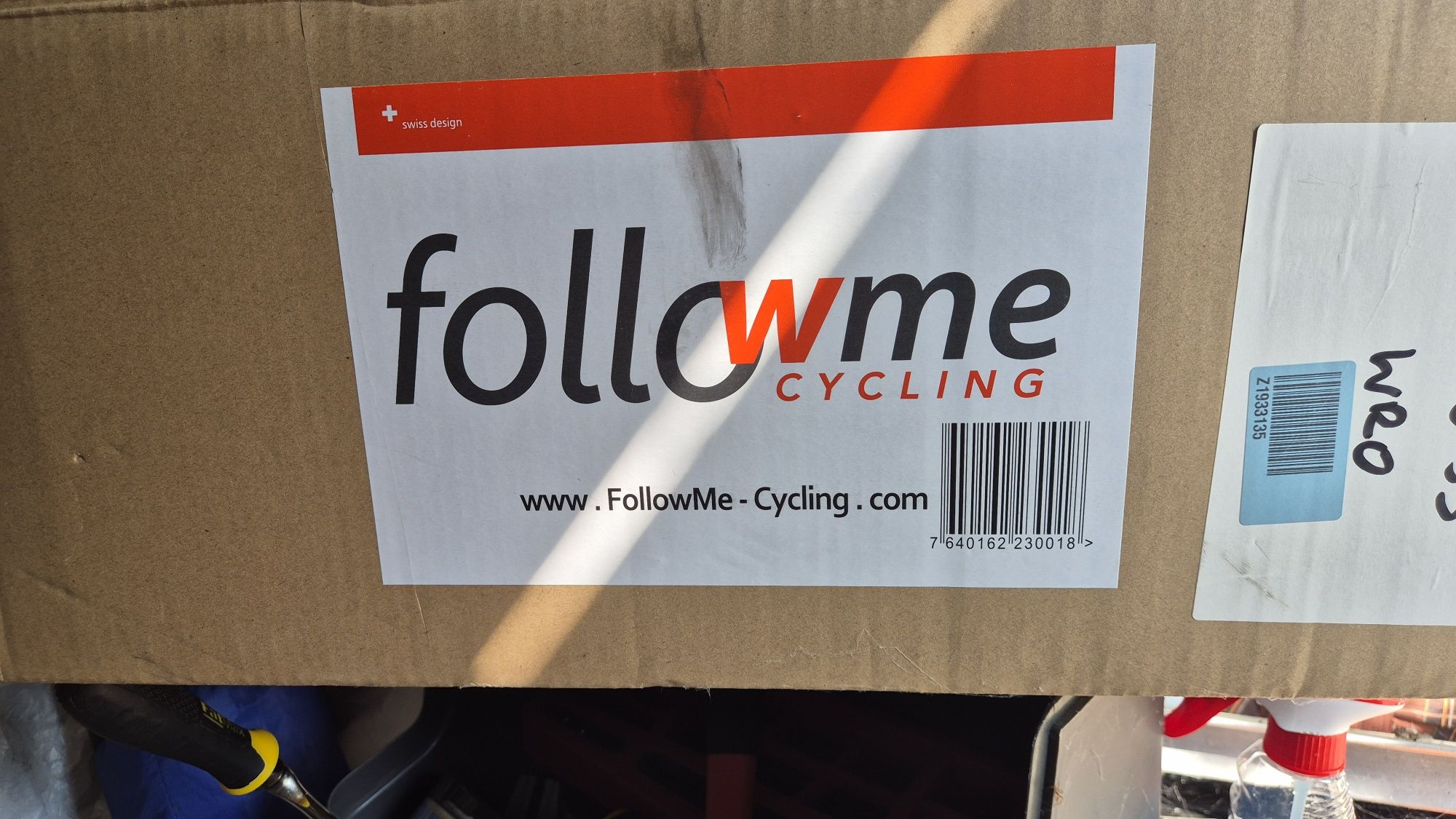 Hol rowerowy Follow Me + adapter do Woom