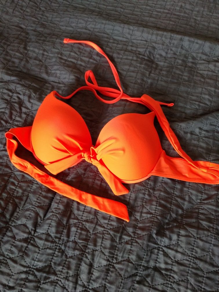 3  sztuki bikini top, pomarańczowy, czarny koronkowy, błękitny