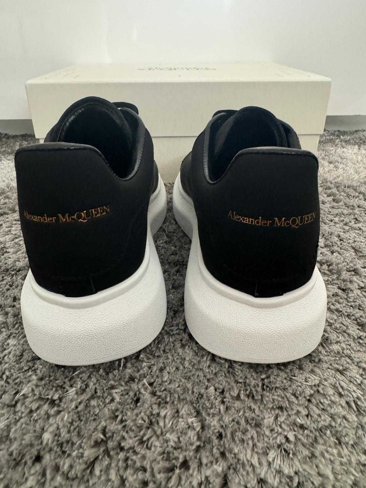 Ténis Alexander Mcqueen pretos