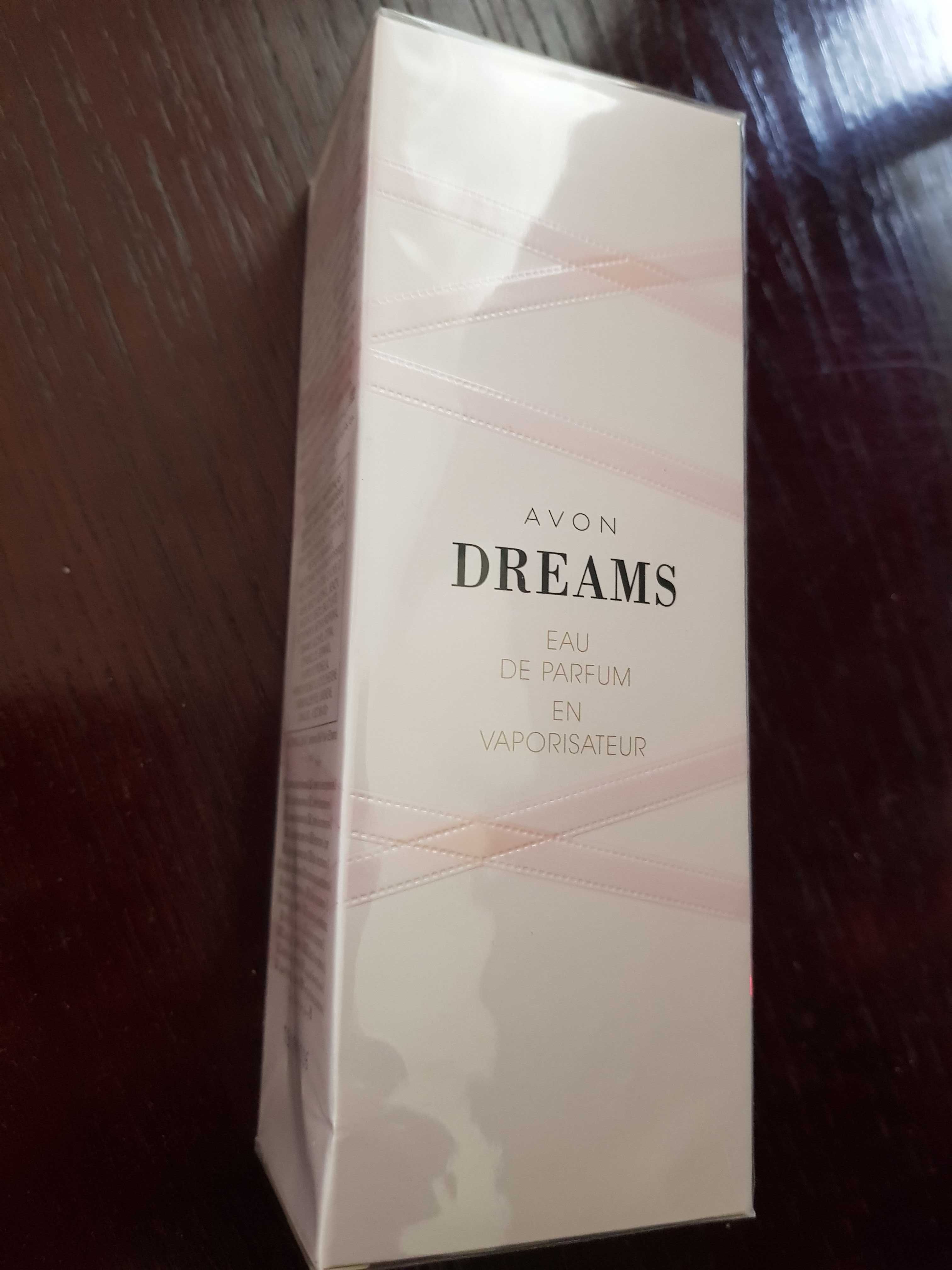 Dreams. Eau de parfum envaporisateur for Her. 50 ml.
Unikat.