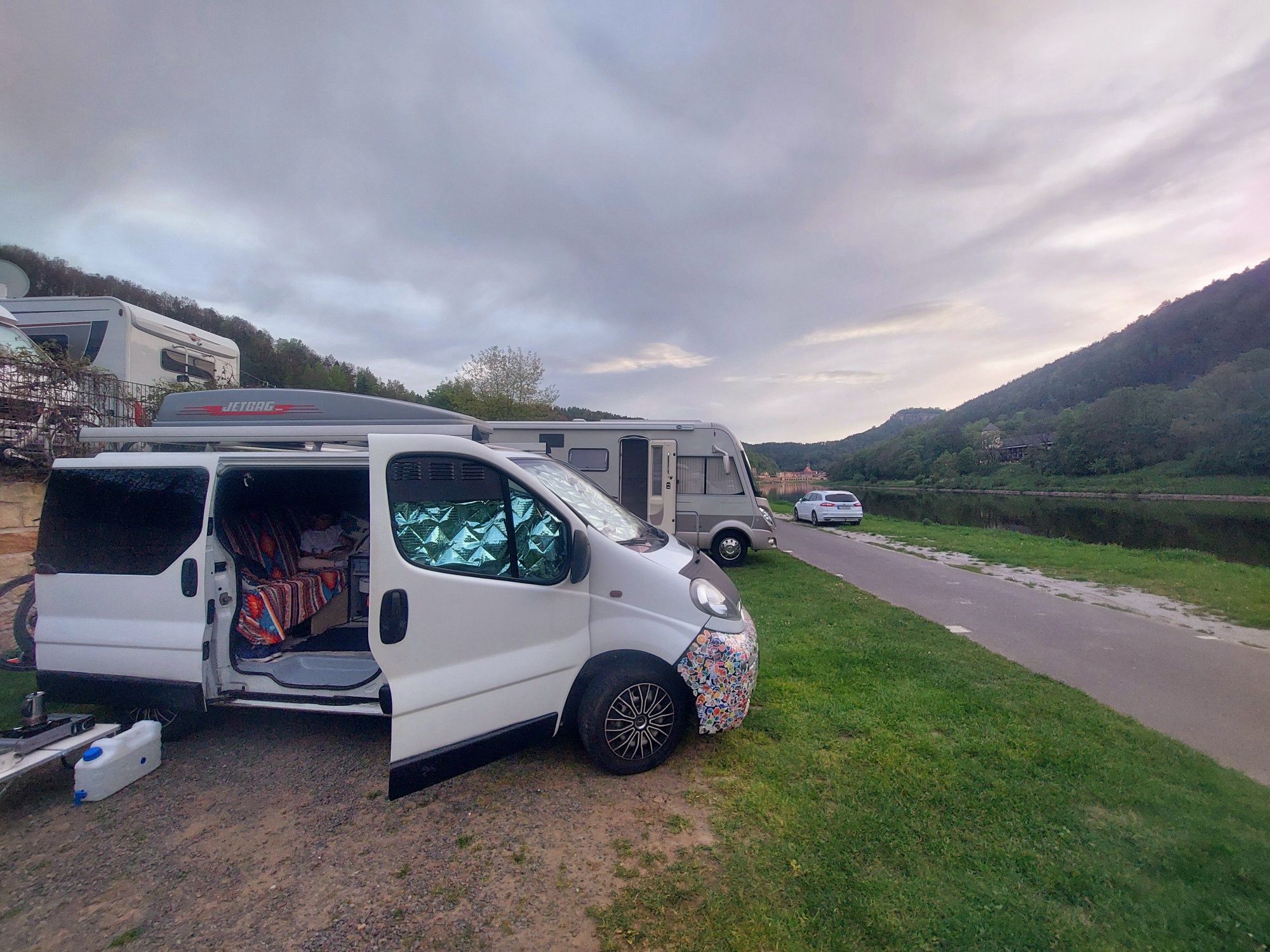 Opel Vivaro 2.0 benzyna + LPG kamper