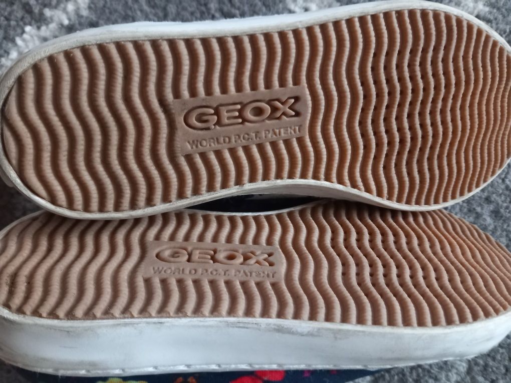 Geox rozm. 30 jak nowe