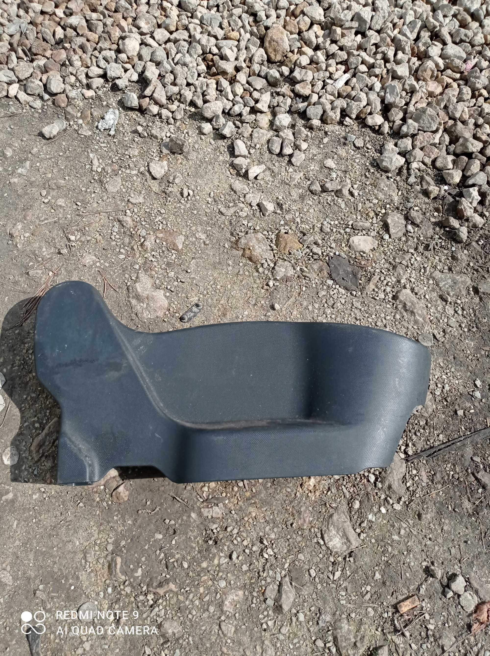 Plastikowa osłona fotela Renault Clio IV G4