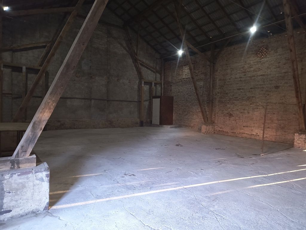 Wynajmę POD MAGAZYN 130m2