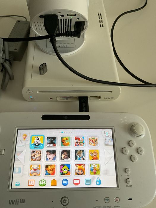 Konsola Nintendo Wii U 128 GB wii U Pad Projektor HD i 20 klasyków